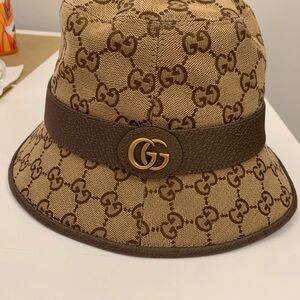 Gucci Beige Monogram Bucket Hat - Warn a few times. Like New-100% authentic
